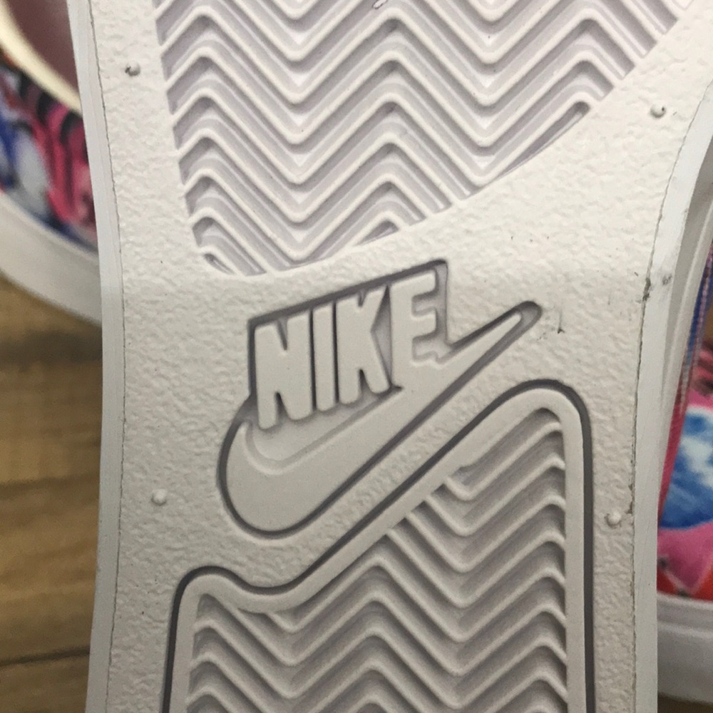 WMNS NIKE COURT ROYALE SLIP ON BRAND NEW - Picture 13 of 16